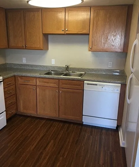 Anchorage Apartments — Photo 6