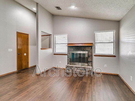 3rd image of 304 NW 118th St