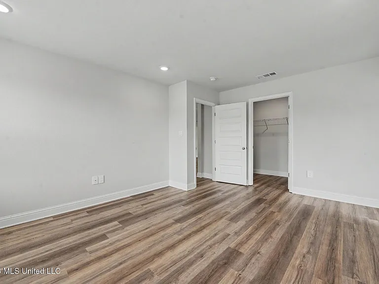 107 Mill Ct — Photo 13