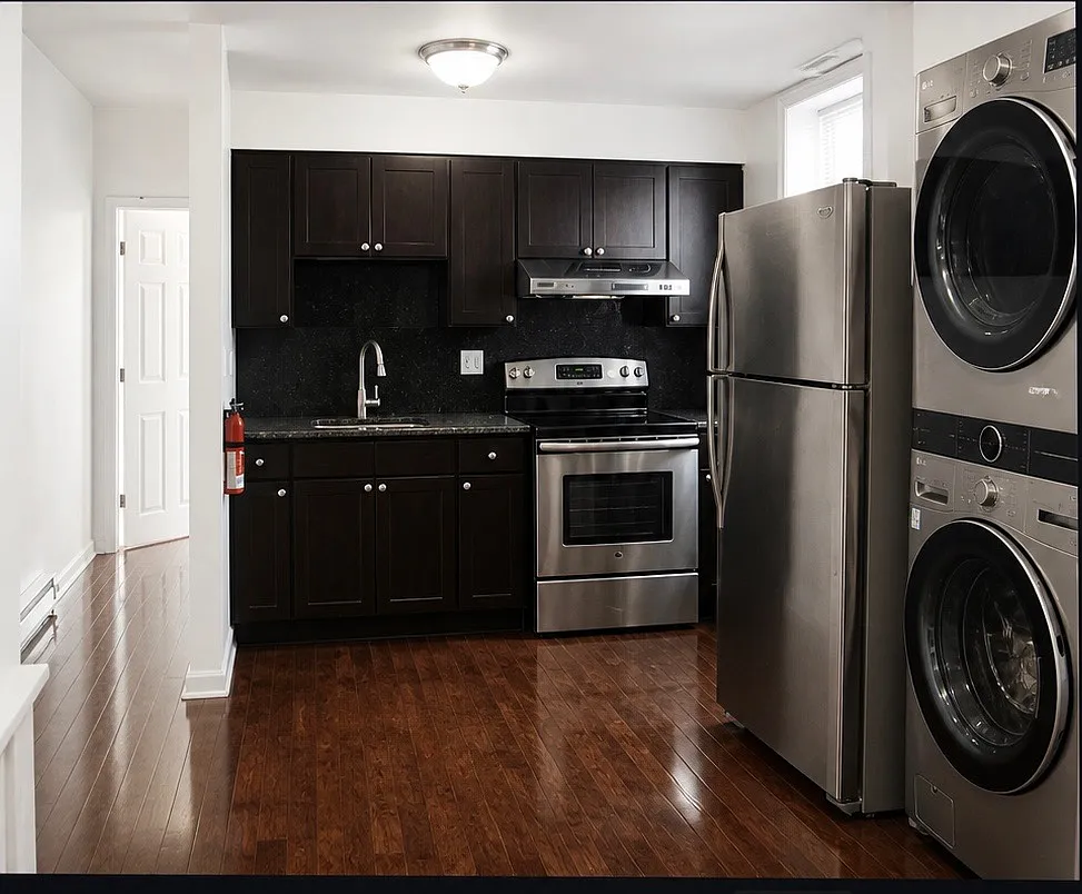 Building Photo - 1708 Mifflin St #2
