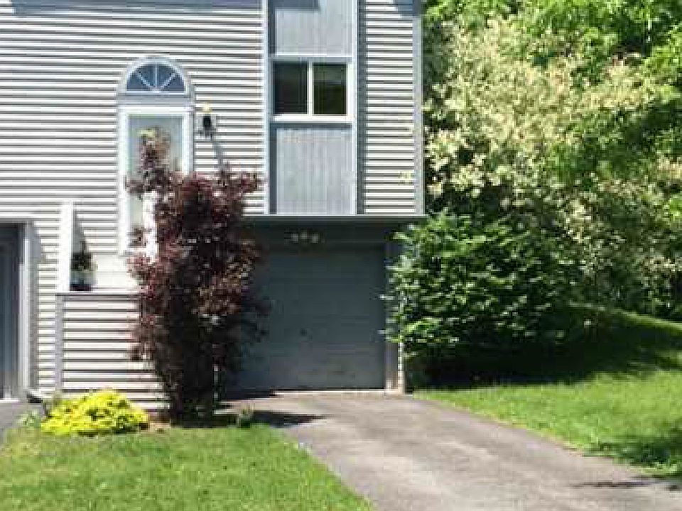 1st image of 123 Iron Oak Cir