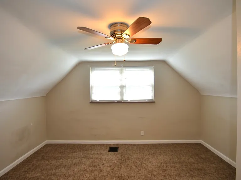 8412 Wicklow Ave — Photo 11