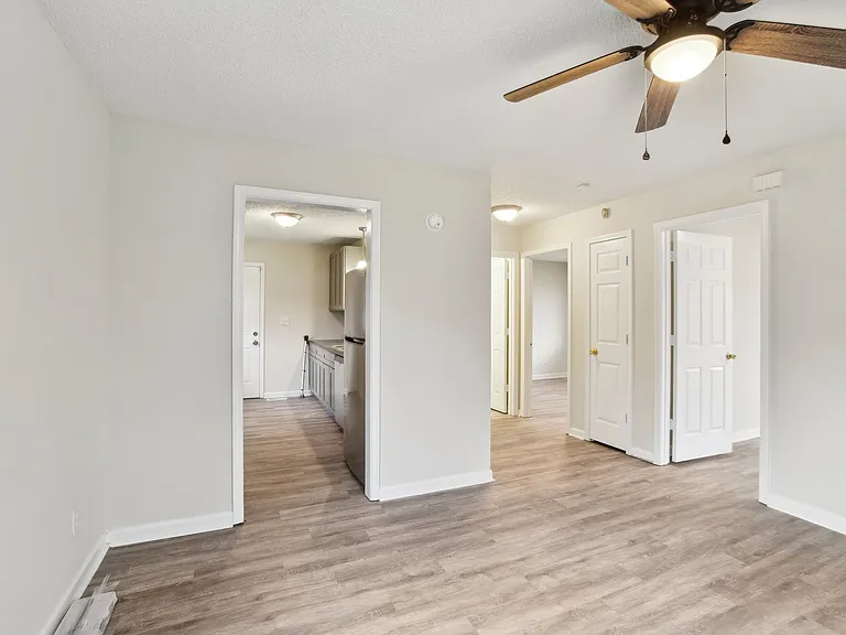 426 Jones St — Photo 9