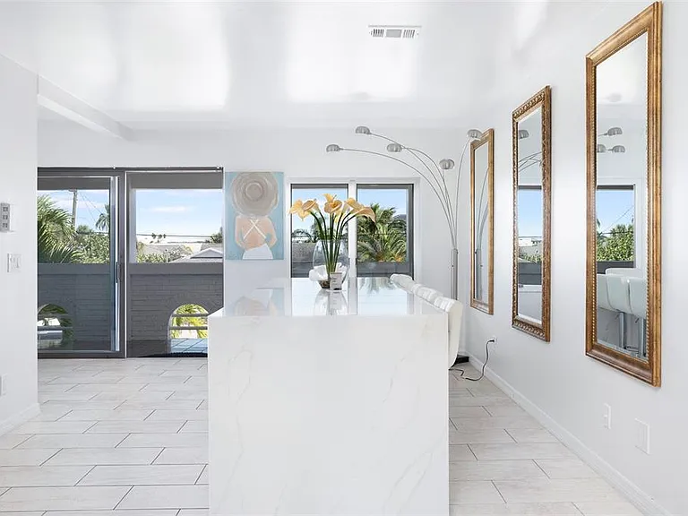 2710 Hibiscus Dr W — Photo 22
