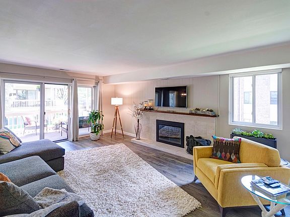 2nd image of 600 Manhattan Dr #5C