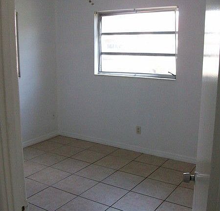 5th image of 3933 Dartmouth Ave N