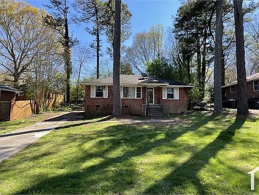 2nd image of 1359 Oakview Cir