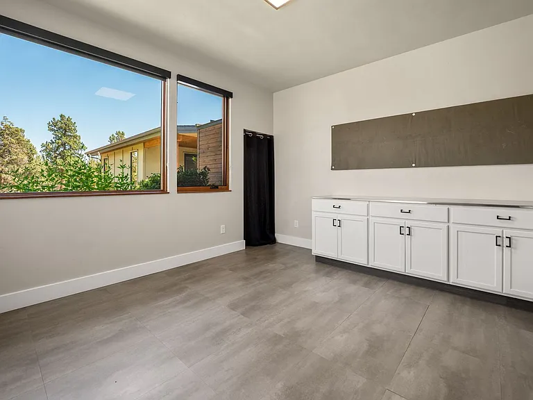 64144 Pioneer Loop — Photo 30