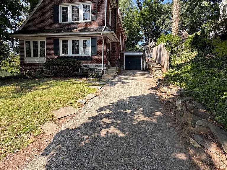 26 Rolling Rd — Photo 2