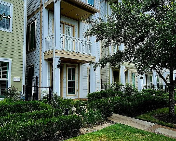 11 Rafters Row — Photo 31
