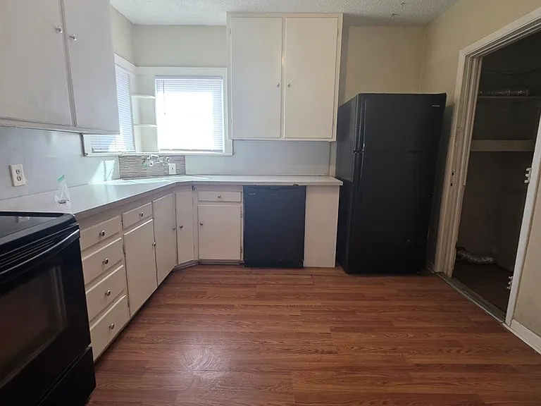 2111 W Kentucky Ave — Photo 6