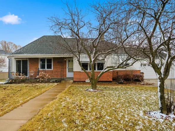 101 Main St, Colesburg, IA 52035