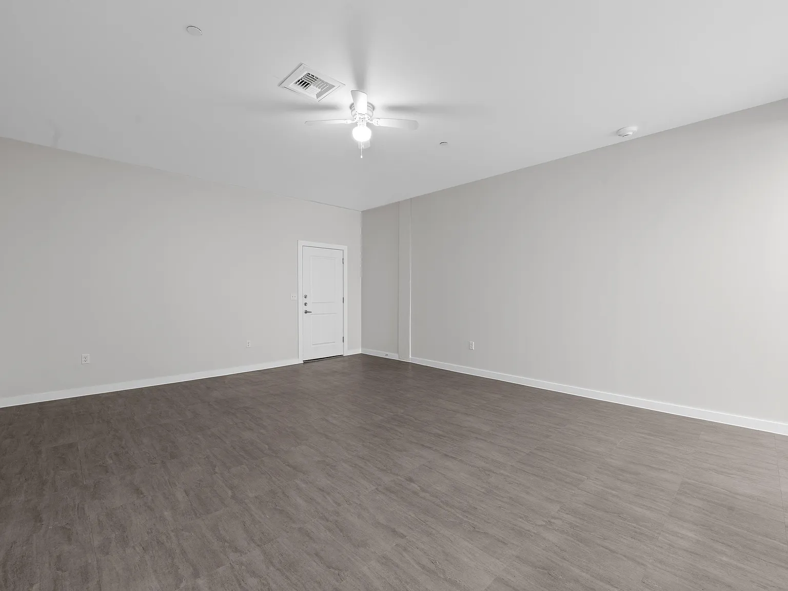 1 bed, 792 sqft, $1,100 — Photo 3