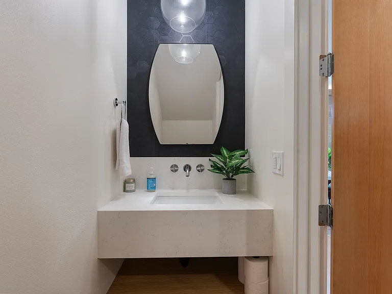 3013 NE Ainsworth St — Photo 37
