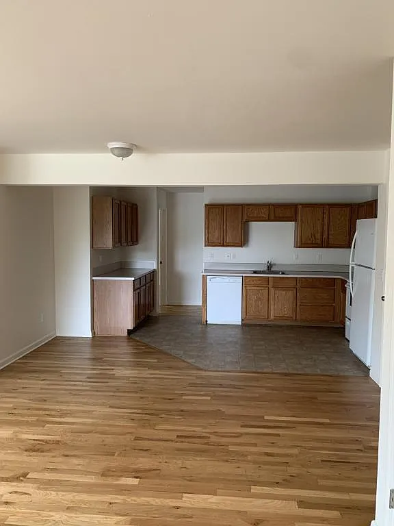 221 NW 3rd St, unit 1 — Photo 3