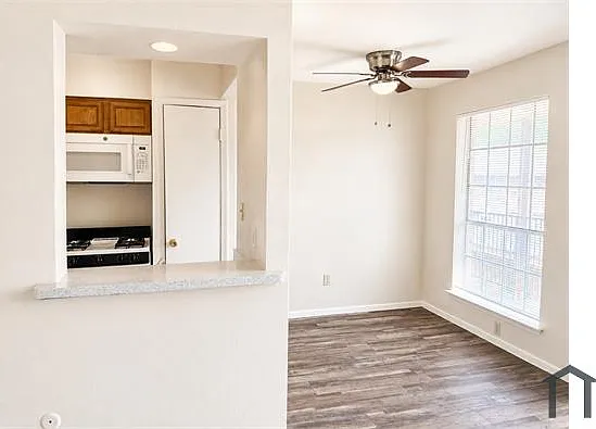 2603 E Illinois Ave — Photo 1