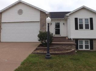 2917 Kaitlyn Dr, Muscatine, IA 52761