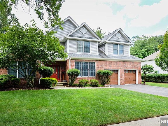 2nd image of 1 Woods Edge Rd