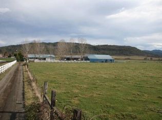 1592 Meridian Rd, Eagle Pt, OR 97524