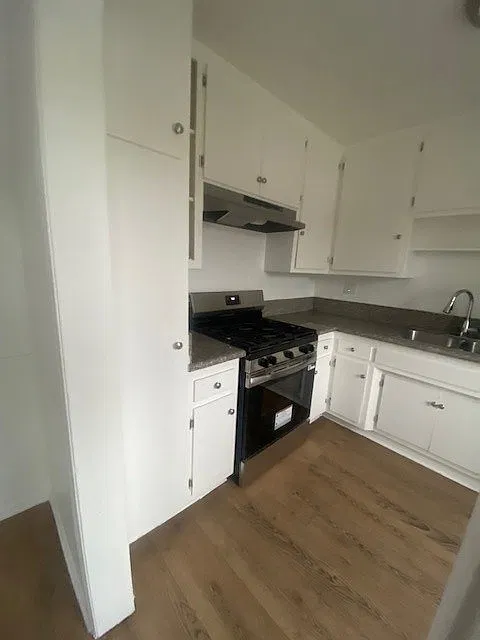 2035 S. Garth Ave. — Photo 2