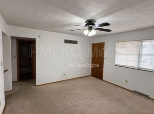 11709 E Winner Rd, Independence, MO 64052
