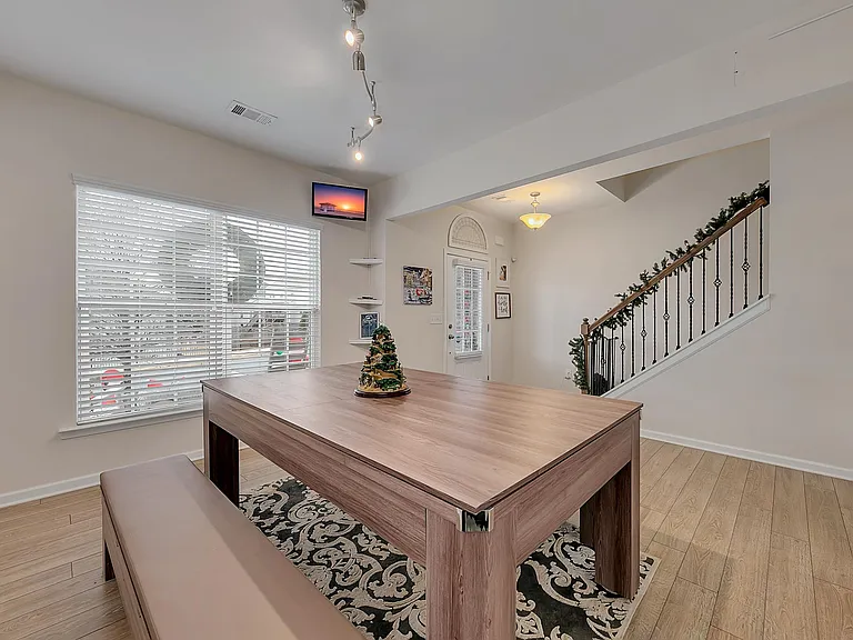 441 Timberleaf Rd — Photo 3