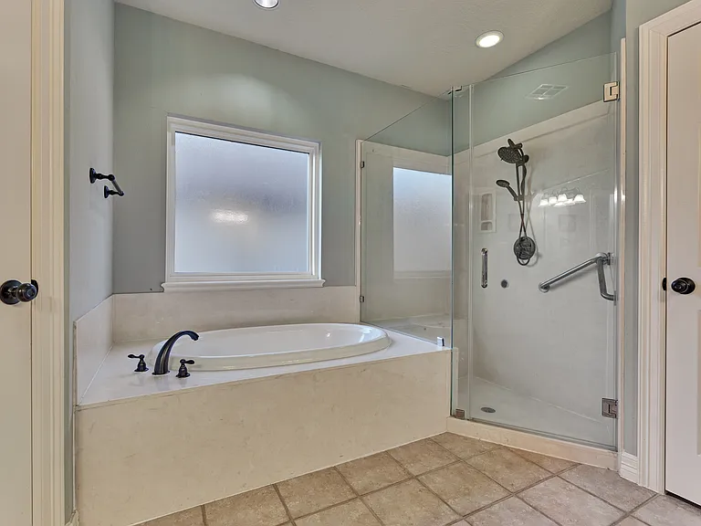 15 Newberry Ct — Photo 24
