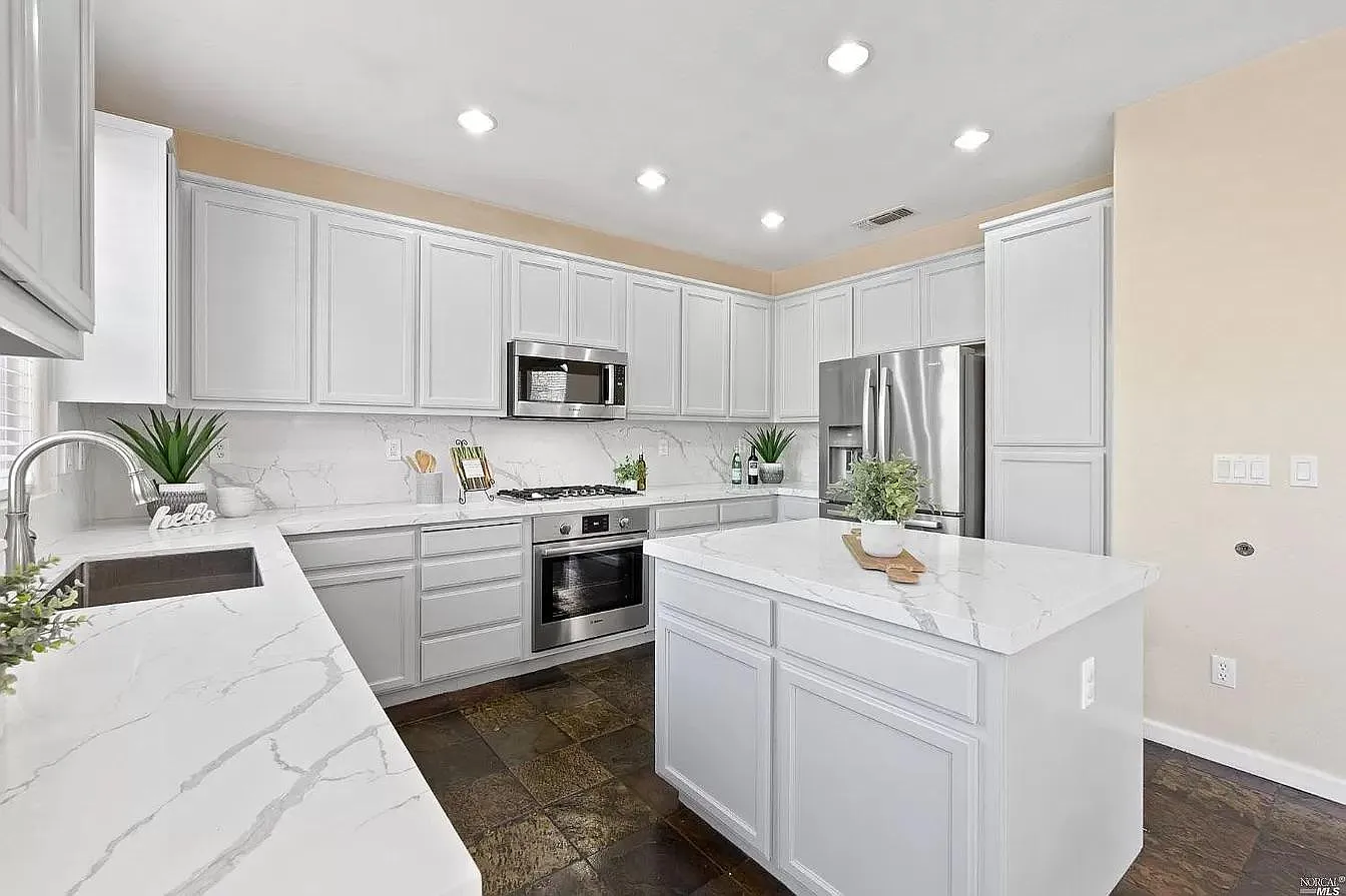 8472 Bennington Ct photo 1