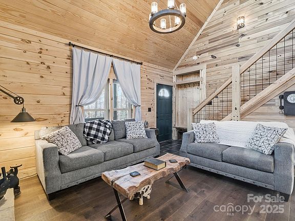 5th image of 132 Grandview Dr