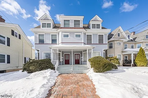 30 Sussex Ave #1 Photo 1