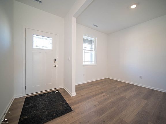 5th image of 1543 Hanover St