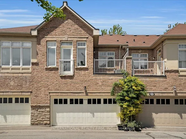 2014 Lakeshore Rd W, Mississauga, ON L5J 1J8