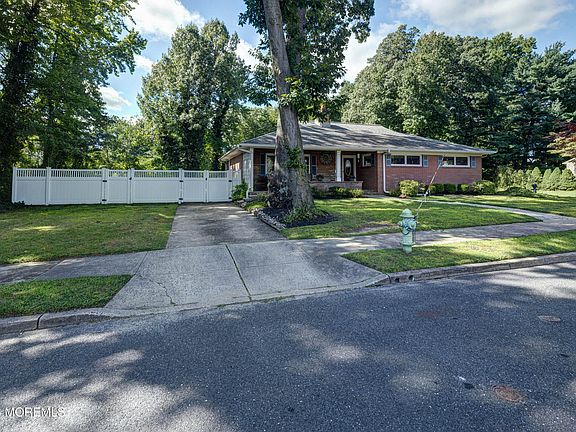 3rd image of 213 Belmont Avenue