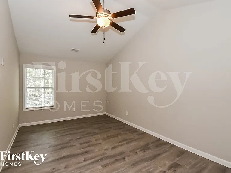 273 Cliffhaven Cir — Photo 9