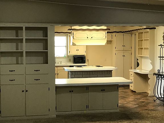 Den/Kitchen