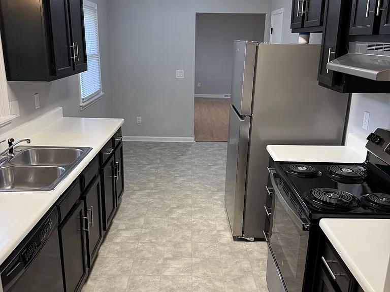 Catalpa Dr — Photo 5