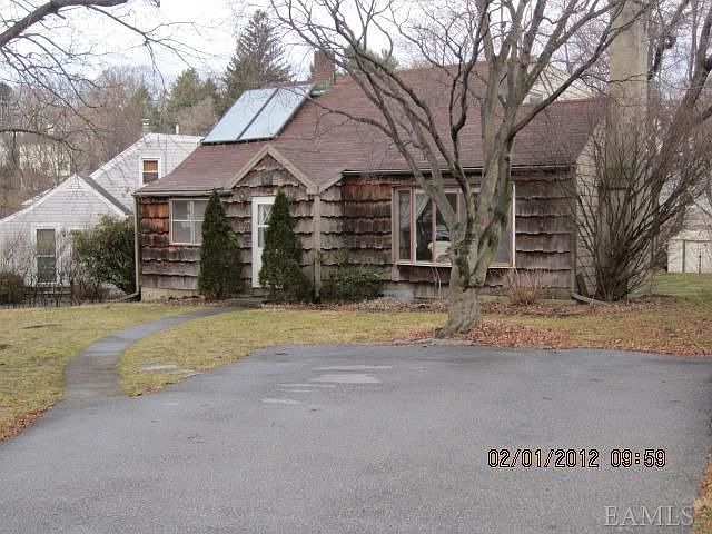 1st image of 27 Wells Ave