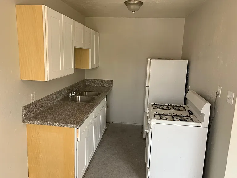 230 W Boston Ave #7 — Photo 5