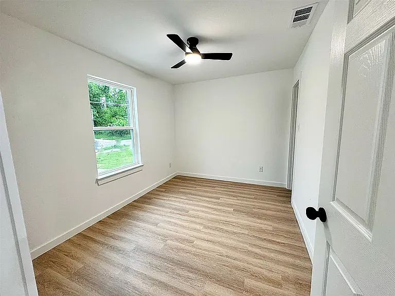 2910 Bourland St #A — Photo 10