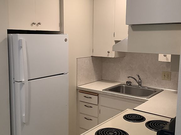 3rd image of 2360 Yale Ave E #2