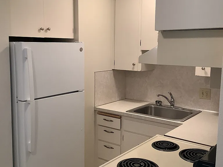2360 Yale Ave E #2 — Photo 3