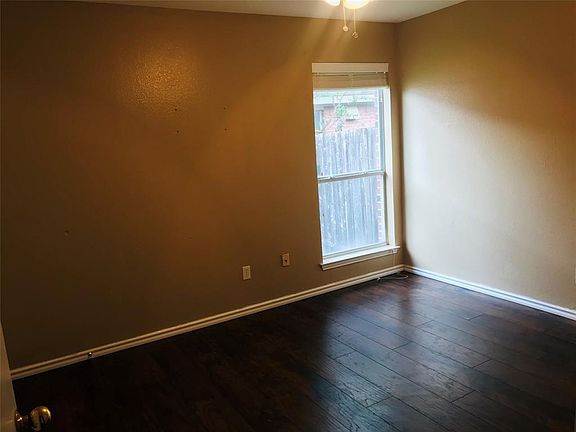4th image of 4321 Crystal Ln