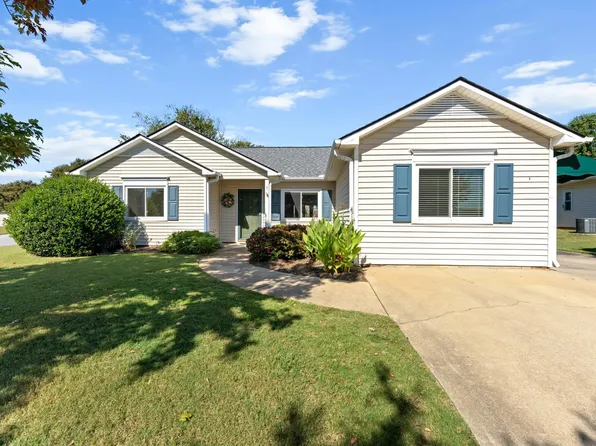 1 Sunbriar Dr, Greenville, SC 29615