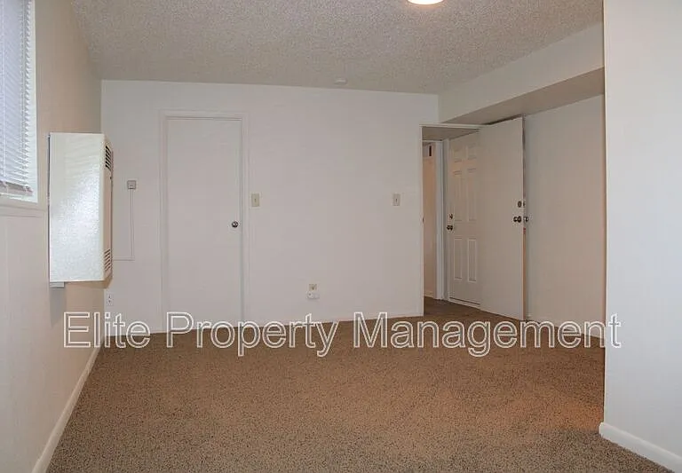 1529 Oakshire Ln #6 — Photo 8