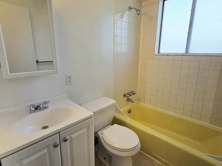 111 Pine Dr — Photo 18