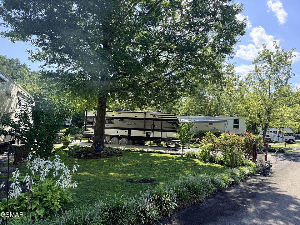 1st image of 4229 E Pkwy #374-lot 374