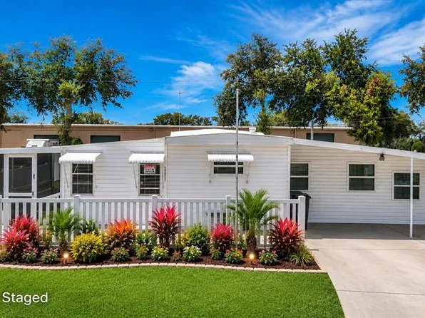 39032 Ola Ave, Zephyrhills, FL 33542