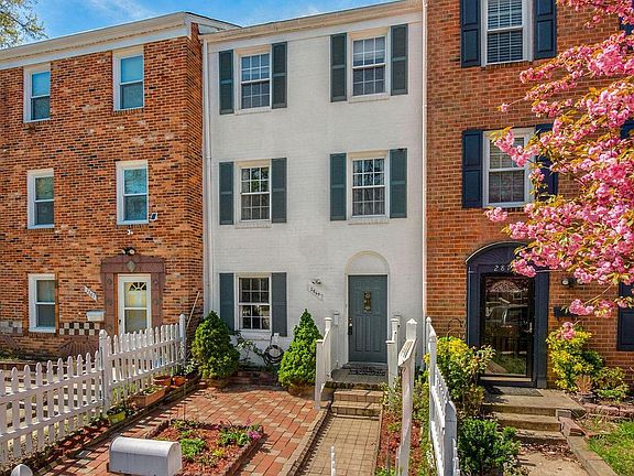 5th image of 2869 Gloucester Ct