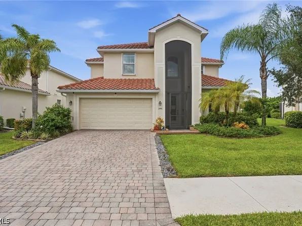 2446 Heydon Cir E, Naples, FL 34120