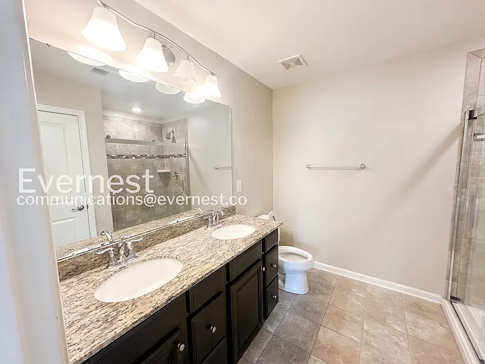 206 Welcombe St — Photo 10